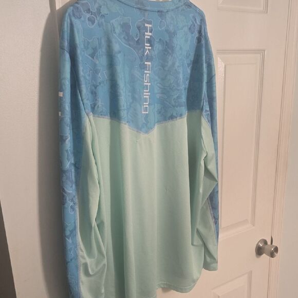 Huk  Blue Performance Fishing Shirt - Picture 7 of 8